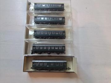 Roco Spur N Set von 5 dreiachsigen Umbauwaggons beschikbaar voor biedingen