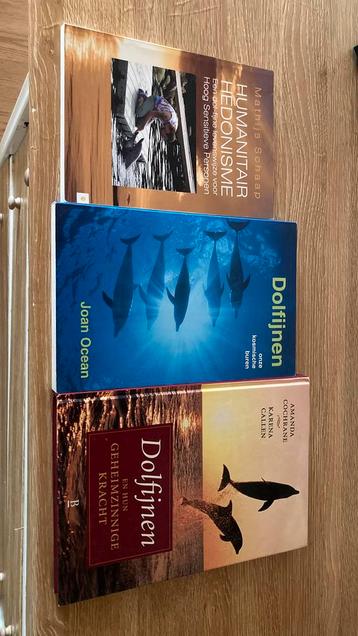 3 dolfijnen boeken beschikbaar voor biedingen