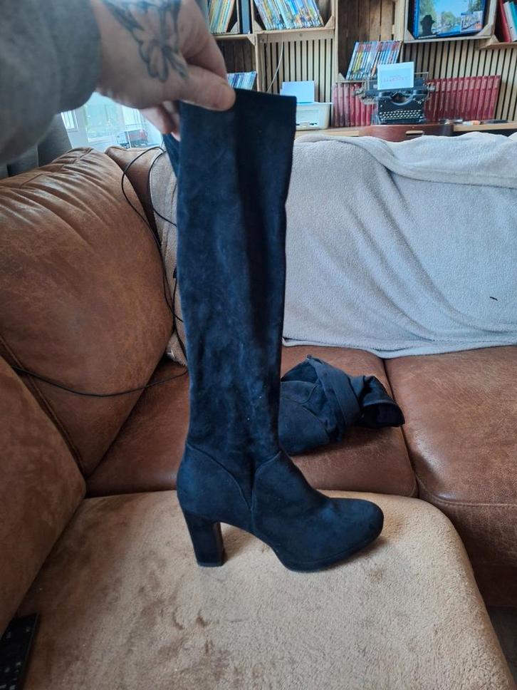 🎁 Hoge Tamaris dames laarzen maat 39 + gratis pumps, Kleding | Dames, Schoenen, Zo goed als nieuw, Hoge laarzen, Zwart, Ophalen of Verzenden