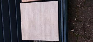 Grijs eiken tafel 80x80 beschikbaar voor biedingen