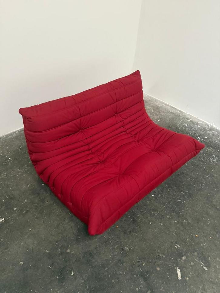 Ligne Roset Togo 2 zits rood Michel Ducaroy, Antiek en Kunst, Antiek | Meubels | Stoelen en Banken, Ophalen