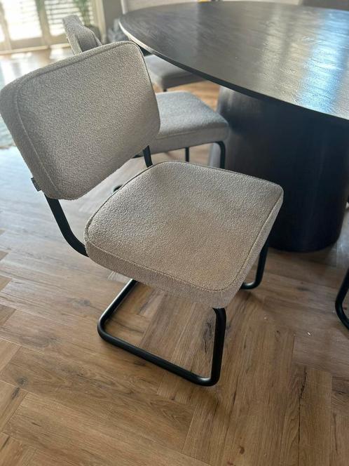 Zo Goed Als Nieuw – 6 Bouclé Stoelen, Huis en Inrichting, Stoelen, Zo goed als nieuw, Vijf, Zes of meer stoelen, Metaal, Stof