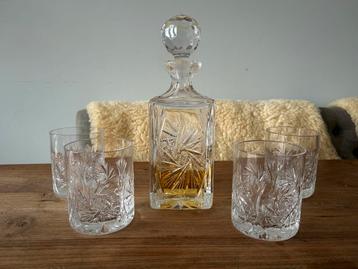 Whisky karaf met 6 glazen beschikbaar voor biedingen