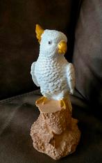 Wit met goud kaketoe-beeldje (polystone)  15 cm, Verzamelen, Beelden en Beeldjes, Ophalen of Verzenden, Zo goed als nieuw, Dier