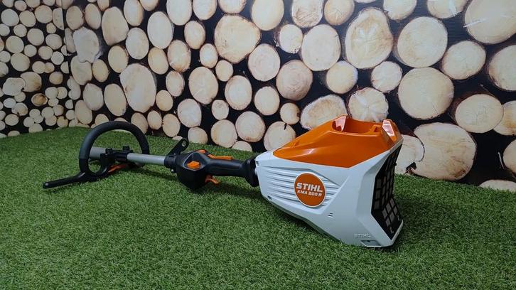 ZEER NETTE Stihl KMA 200 R Accu Combimotor - BODY, Tuin en Terras, Hand-tuingereedschap, Zo goed als nieuw, Overige soorten, Ophalen of Verzenden