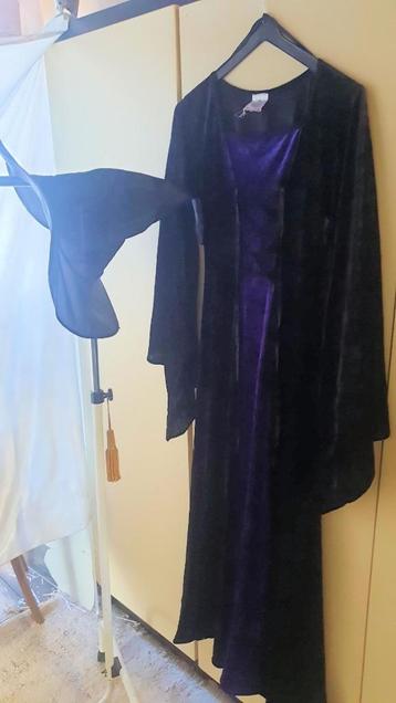 kostuums voor Halloween beschikbaar voor biedingen