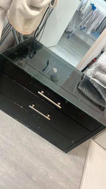 Gratis ophalen ikea kast  beschikbaar voor biedingen