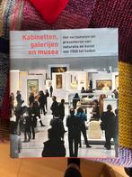 Kabinetten,galerijen en musea, Boeken, Kunst en Cultuur | Fotografie en Design, Ophalen of Verzenden, Zo goed als nieuw