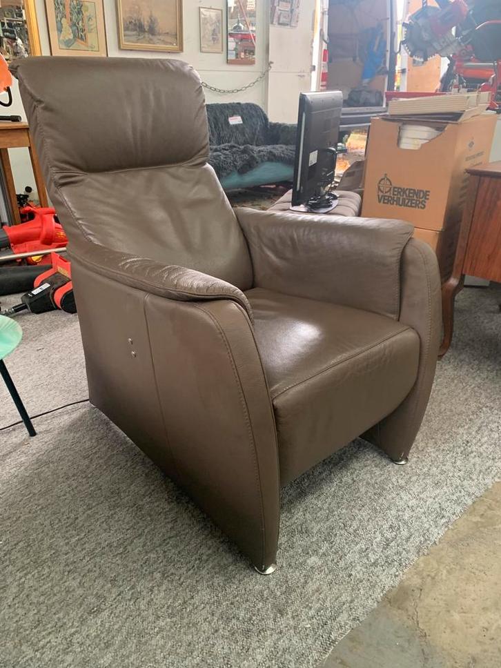 Fauteuil geweldige mooie leren elektrische relax fauteuil, Huis en Inrichting, Fauteuils, Zo goed als nieuw, 50 tot 75 cm, Ophalen of Verzenden