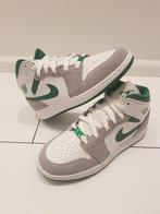 Jordan 1 Mid Green Grey maat 38.5, Nieuw, Ophalen of Verzenden