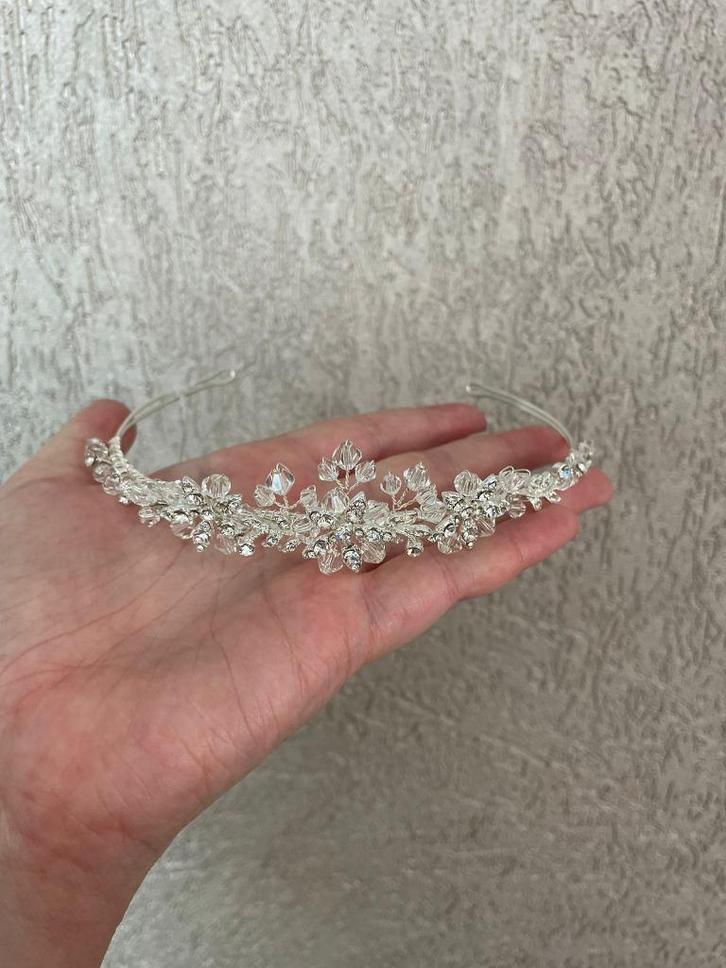 Nieuwe tiara(D39)kristalkralen/stras, Kleding | Dames, Trouwkleding en Trouwaccessoires, Nieuw, Accessoires, Overige kleuren, Ophalen of Verzenden