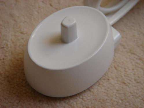 Originele Braun Oral-B elektrische tandenborstel LADER 3757, Witgoed en Apparatuur, Persoonlijke-verzorgingsapparatuur, Gebruikt