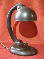 Eric Kirkham Cole vintage bakeliet art deco bauhaus lamp, Antiek en Kunst, Antiek | Lampen, Ophalen