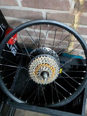 20 inch wielen met een achterwiel motor leuk voor een projec beschikbaar voor biedingen