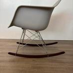 Kuipstoel Eames lichtgrijs, Huis en Inrichting, Stoelen, Ophalen of Verzenden, Gebruikt, Grijs, Eén