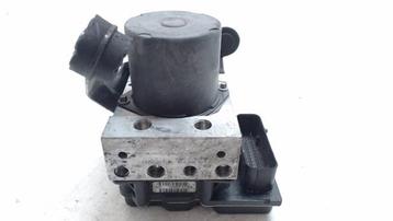 ABS Pomp van een BMW 5-Serie beschikbaar voor biedingen