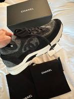 Chanel sneakers maat 39.5, Ophalen of Verzenden, Grijs, Chanel, Sneakers of Gympen