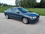 Zeer mooie Volvo S60 2.4 2005 Blauw nieuwe apk, Auto's, Voorwielaandrijving, 74 €/maand, Zwart, Regensensor