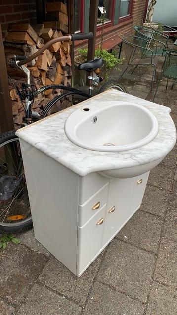 Onderkast wastafel en syfon retro stijl marmeren stenen blad beschikbaar voor biedingen