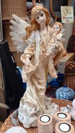 Oud beeld polystone, engel met kind, Ophalen, Gebruikt, Fantasy