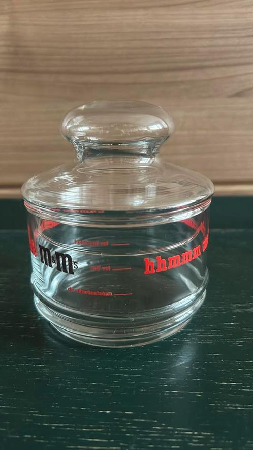 Vintage M&M’s glazen schaaltje met deksel, rode opdruk, Verzamelen, Merken en Reclamevoorwerpen, Zo goed als nieuw, Gebruiksvoorwerp