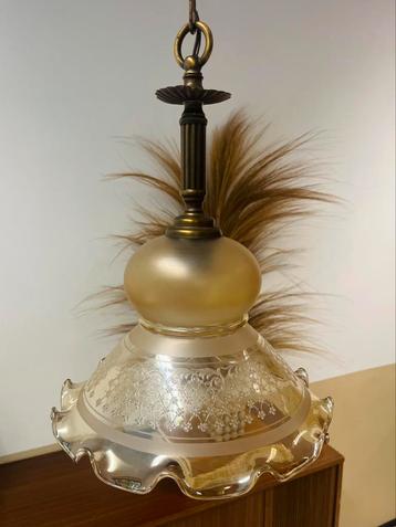 Prachtige vintage hanglamp amber geelgoud glazen kap messing beschikbaar voor biedingen