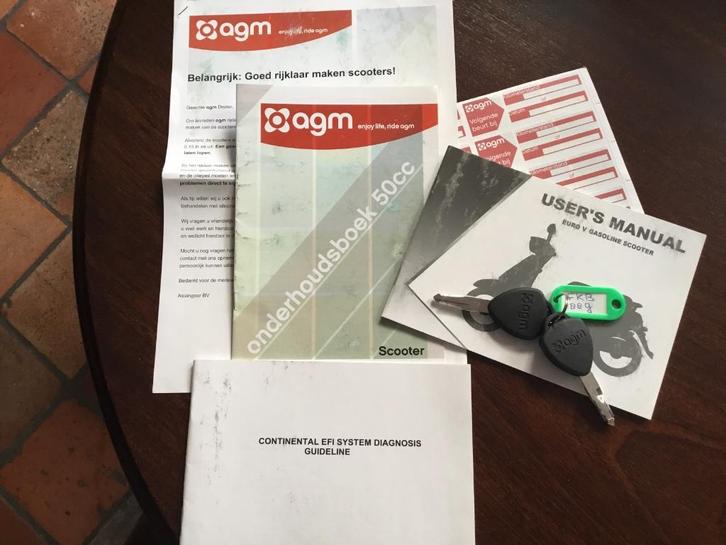 Scooter AGM R8 en Een Kreidler super5 motorfiets, Fietsen en Brommers, Snorfietsen en Snorscooters, Zo goed als nieuw, Overige merken