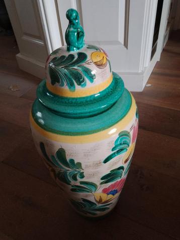 Te koop vaas Duits keramiek met deksel 53 hoog beschikbaar voor biedingen