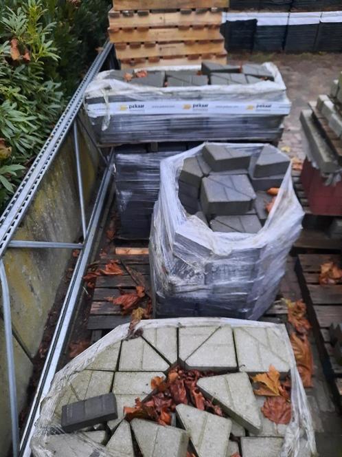 Bisschopsmutsen in diverse kleuren, Tuin en Terras, Tegels en Klinkers, Nieuw, Overige typen, Beton, 10 m² of meer, Ophalen