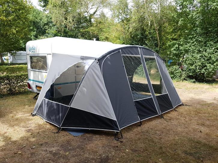 Te huur tourcaravan/ caravan eifelland 350, Caravans en Kamperen, Verhuur