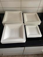 Vierkante witte servies (True Life), Huis en Inrichting, Keuken | Servies, Ophalen, Zo goed als nieuw, Bord(en), Overige stijlen