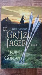 De Grijze Jager - De Ruïnes van Gorlan (Boek 1), Ophalen of Verzenden, Zo goed als nieuw, John Flanagan