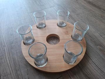 Nieuw shotjes glazen met dienblad en fles houder  beschikbaar voor biedingen