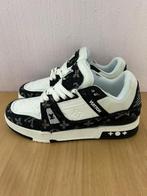 LV Schoenen Ruilen tegen Laptop/Tablet, Ophalen of Verzenden, Nieuw, Zwart, Sneakers of Gympen