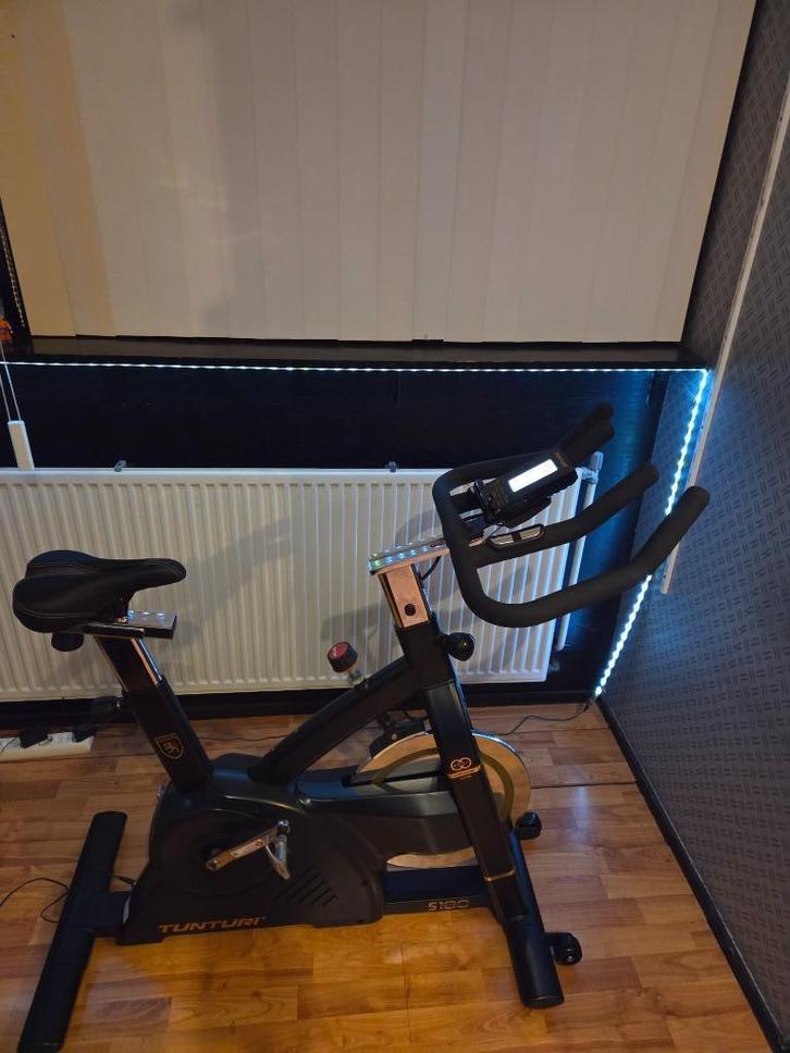 Tunturi Centuri S100 spinfiets, Sport en Fitness, Fitnessapparatuur, Gebruikt, Spinningfiets, Benen, Metaal, Ophalen