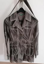 Te koop groen, kaki kleur met stiksels, mt 36/38, United colors of benetton, Ophalen of Verzenden, Zo goed als nieuw, Jasje