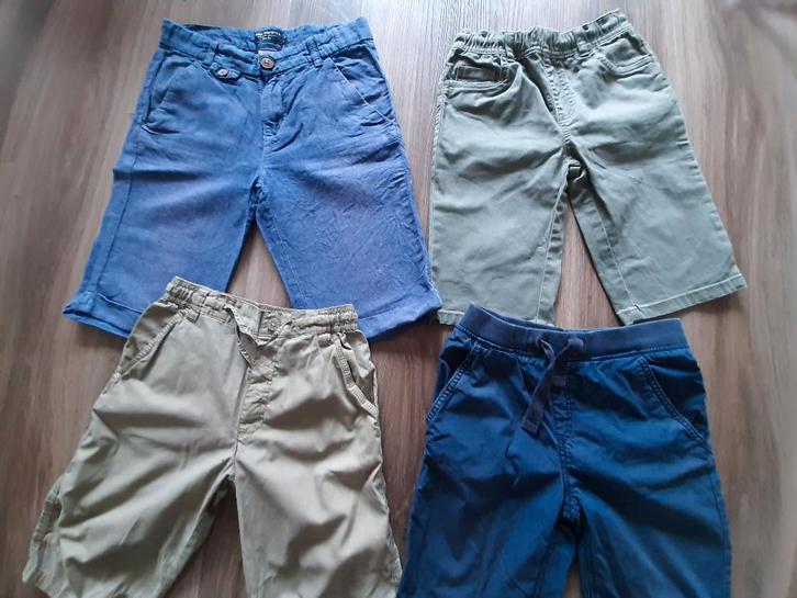 Vier stuks jongens Korte broeken in verschillende maten., Kinderen en Baby's, Kinderkleding | Maat 122, Zo goed als nieuw, Jongen