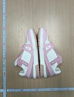 LV sneakers, Kleding | Dames, Ophalen of Verzenden, Roze, Sneakers of Gympen, Zo goed als nieuw