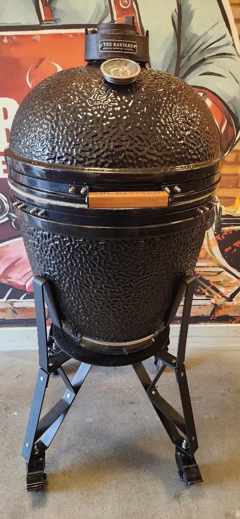 Bastard Large Complete *nieuw onderstel* Kamado BBQ Barbecue, Tuin en Terras, Houtskoolbarbecues, Gebruikt, Met accessoires, Ophalen of Verzenden