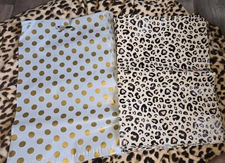 75 verzend/cadeau zakken 35x45cm en 49x37cm, Diversen, Cadeaupapier, Nieuw, Ophalen