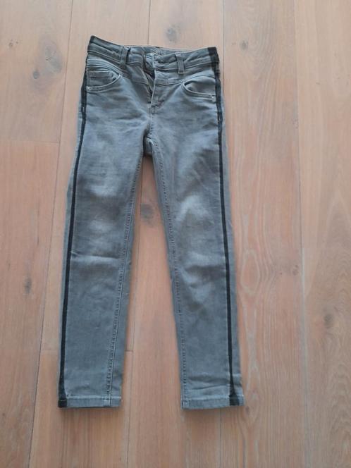 Zgan Esprit meisjes spijkerbroek grijs met zwart streep 134, Kinderen en Baby's, Kinderkleding | Maat 134, Zo goed als nieuw, Meisje