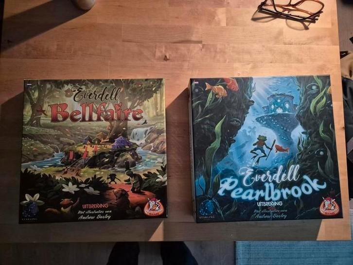 Everdell Uitbreidingen: Pearlbrook & Bellfaire, Hobby en Vrije tijd, Gezelschapsspellen | Bordspellen, Zo goed als nieuw, Vijf spelers of meer