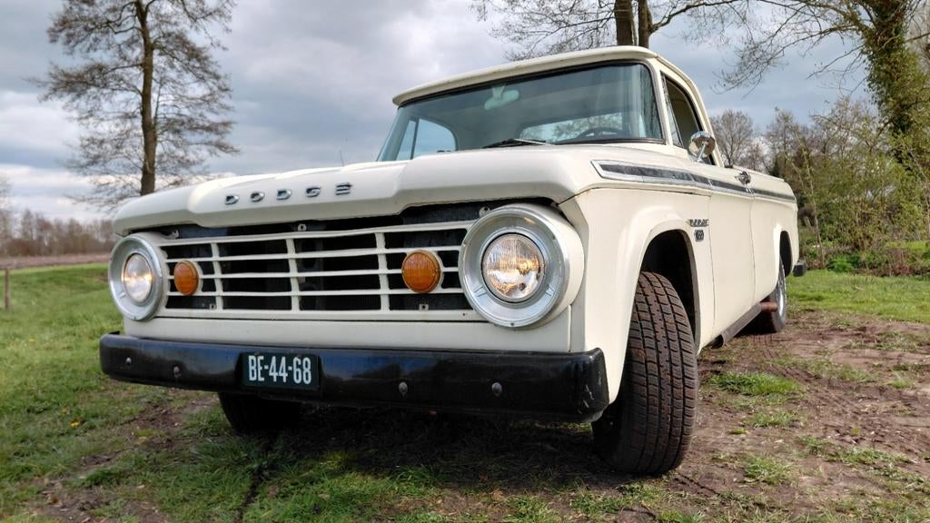 Dodge D100 pick-up handbak 1967 v8, Auto's, Dodge, Trekhaak, Achterwielaandrijving, Overige carrosserieën, Beige