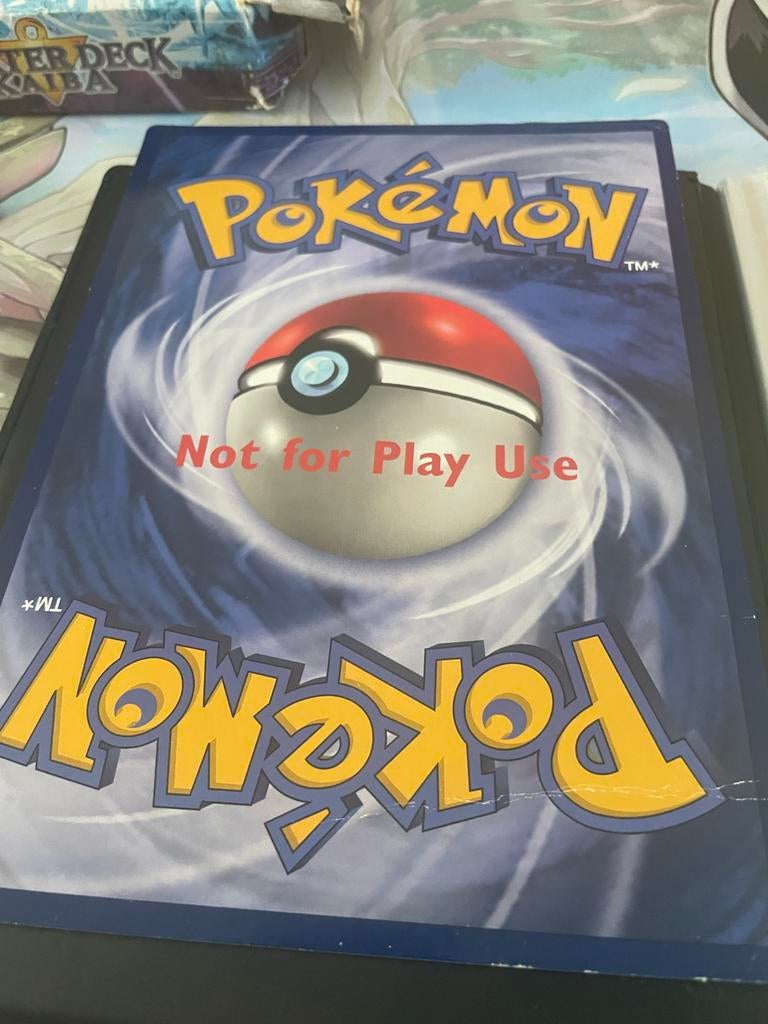Jumbo Pokémon kaarten inclusief map - Zeldzame collectie!, Ophalen of Verzenden, Zo goed als nieuw, Meerdere kaarten, Foil