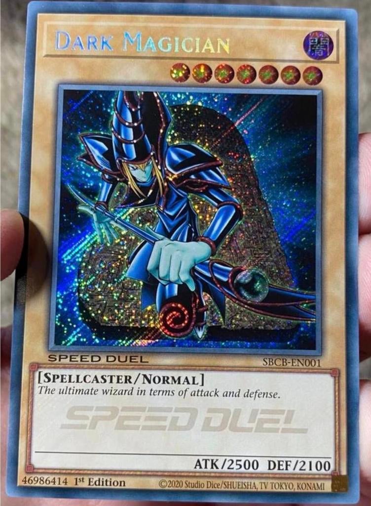 Yu-Gi-Oh! Dark Magician SBCB 1st Edition !, Hobby en Vrije tijd, Verzamelkaartspellen | Yu-gi-Oh!, Ophalen of Verzenden, Zo goed als nieuw