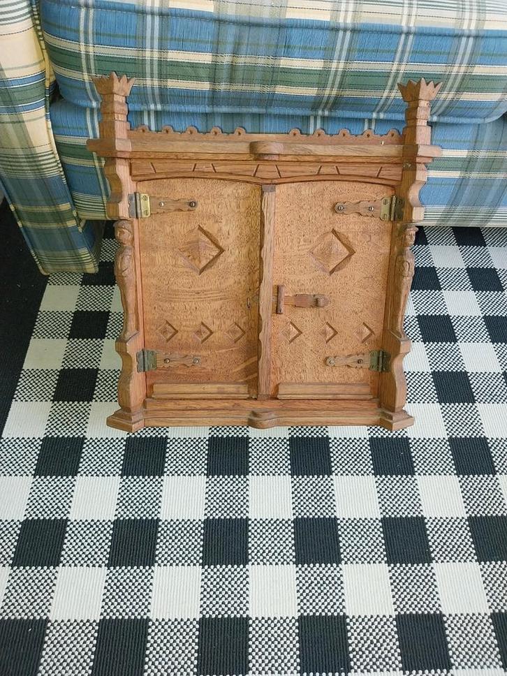 Antieke houten sigaren kastje met deurtjes, Antiek en Kunst, Antiek | Woonaccessoires, Ophalen