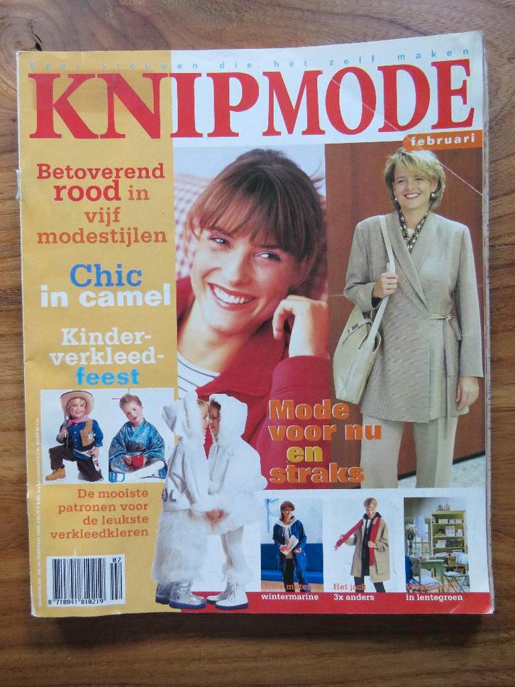 Knipmode februari 1999 verkleedkleren carnaval, Hobby en Vrije tijd, Kledingpatronen, Zo goed als nieuw, Overige typen, Vrouw