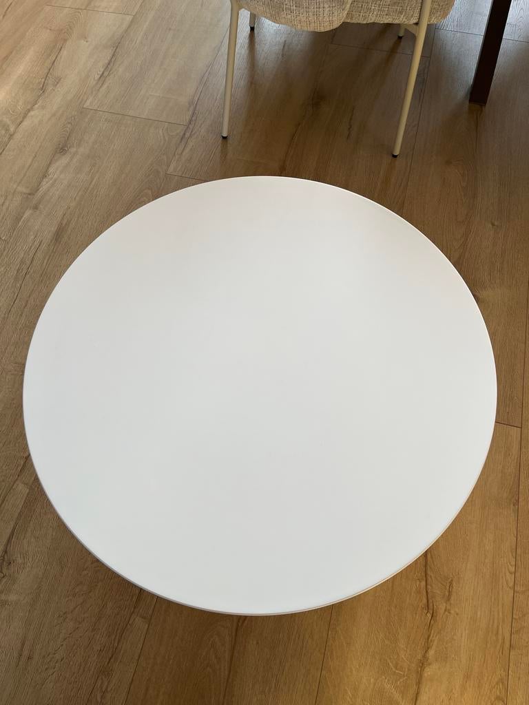 Kave Home Salontafel - Rond Wit met Houten Onderstel, Huis en Inrichting, Tafels | Salontafels, Rond, Zo goed als nieuw, Minder dan 50 cm