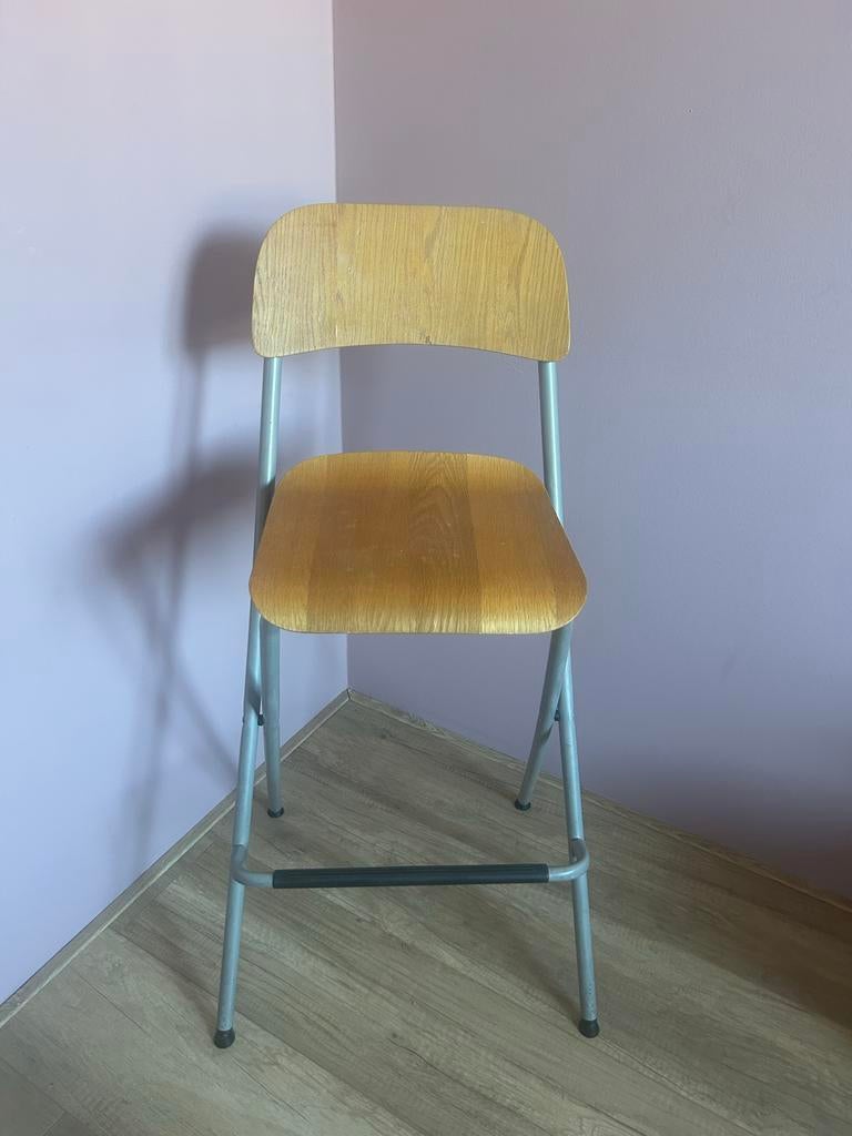 Instructiestoel / Hoge kruk met rugleuning, Ophalen, Gebruikt, Met voetsteun, 60 tot 90 cm