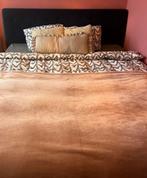 Tweepersoons bed, Huis en Inrichting, Slaapkamer | Bedden, Ophalen, Gebruikt, Blauw, Donkerblauw bed van zacht stof gemaakt met knopen in hoofdbord